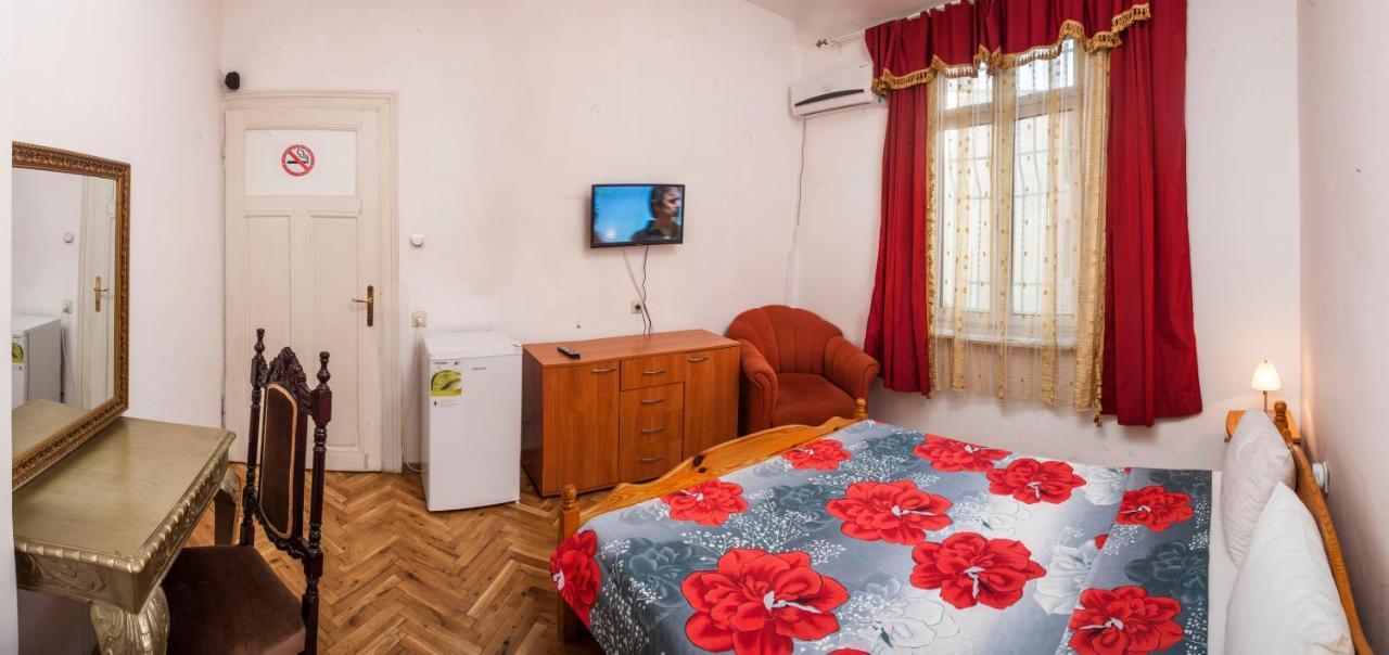 Central Guesthouse Five Corners — Photos 1